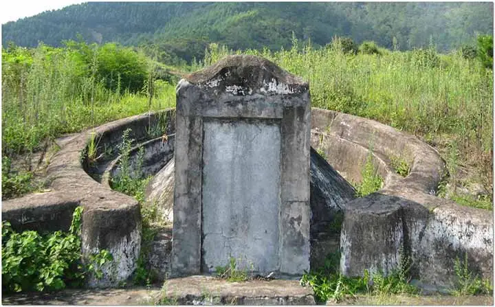 怎么化解坟墓风水学_住宅西边10米有坟墓 如何化解_走马阴阳坟墓风水断