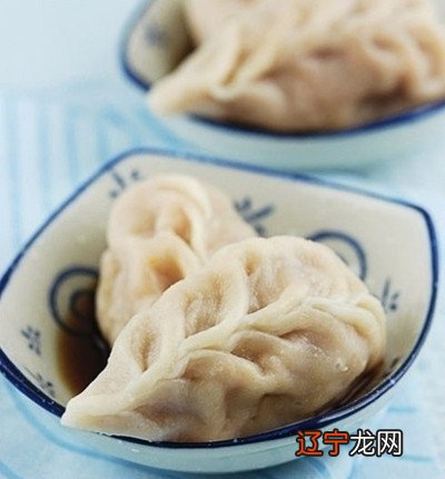 梦见自己吃好多饺子_梦见好多鸡下了好多蛋_梦见好多饺子