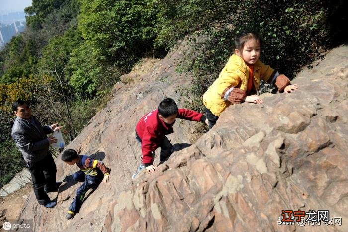 经常梦见自己在爬山 梦见自己上学是什么意思