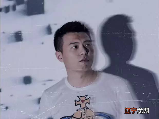 他用微信一对一占卜12次,5600付费用户9月流水22万元