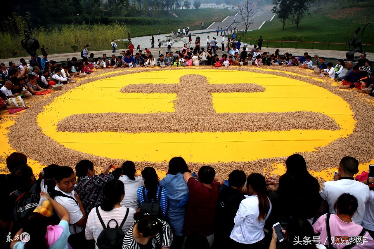 论八字命理中的戊土与己土（揭示自己的本命与所需环境）