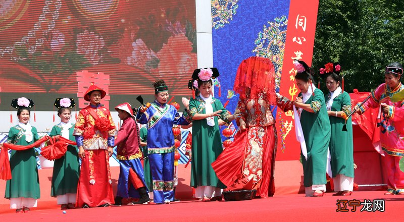 我市少数民族艺术推广展演暨“全市民族团结进步宣传月”活动在莲花湿地隆重开幕举行