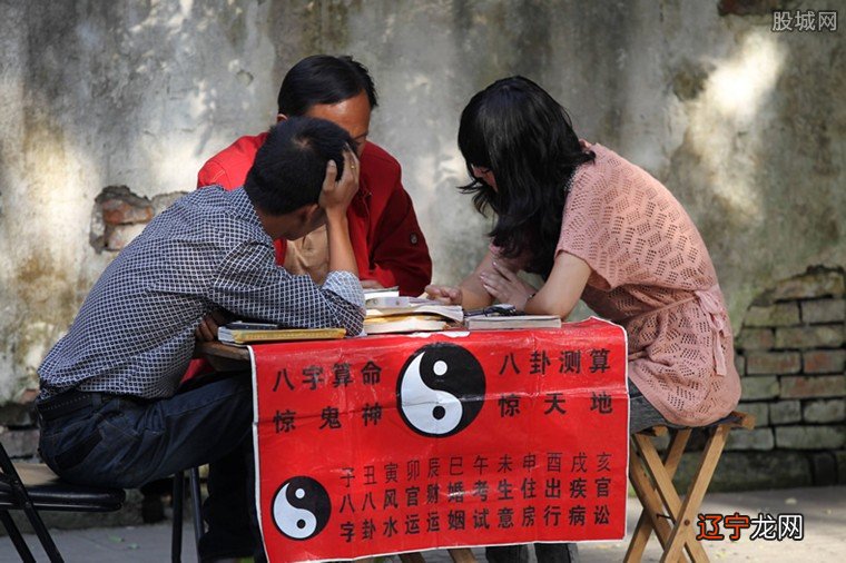 占卜师介绍_六爻占卜预测师_塔罗牌占卜黑塔塔罗占卜馆