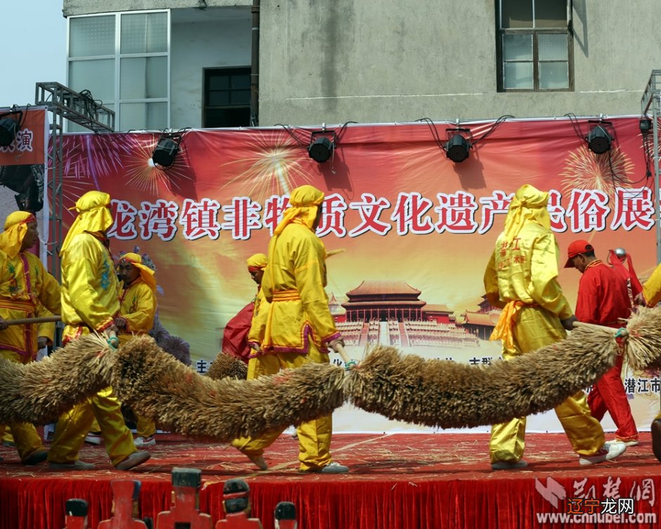 居住民俗地域文化论文_畲族文化民俗_中国民俗文化有哪些被淘汰