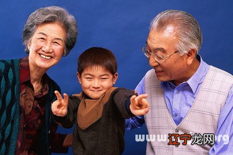 梦见死去奶奶活过来头发发掉了_梦见死去奶奶_梦见死去奶奶对我很凶