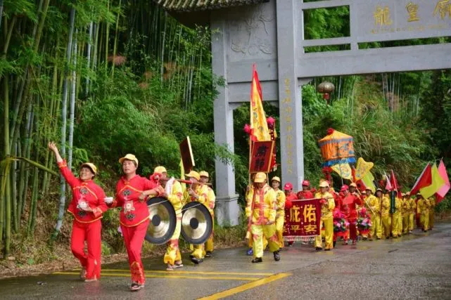 民俗古镇_官渡古镇白牛迎土主庙会再现老昆明民俗_丽江古镇旅游资源现状分析对四川古镇