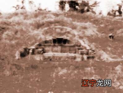 建坟需要子孙八字吗_农村乱建坟属哪个部门管_坟墓地怎样建围墙更好