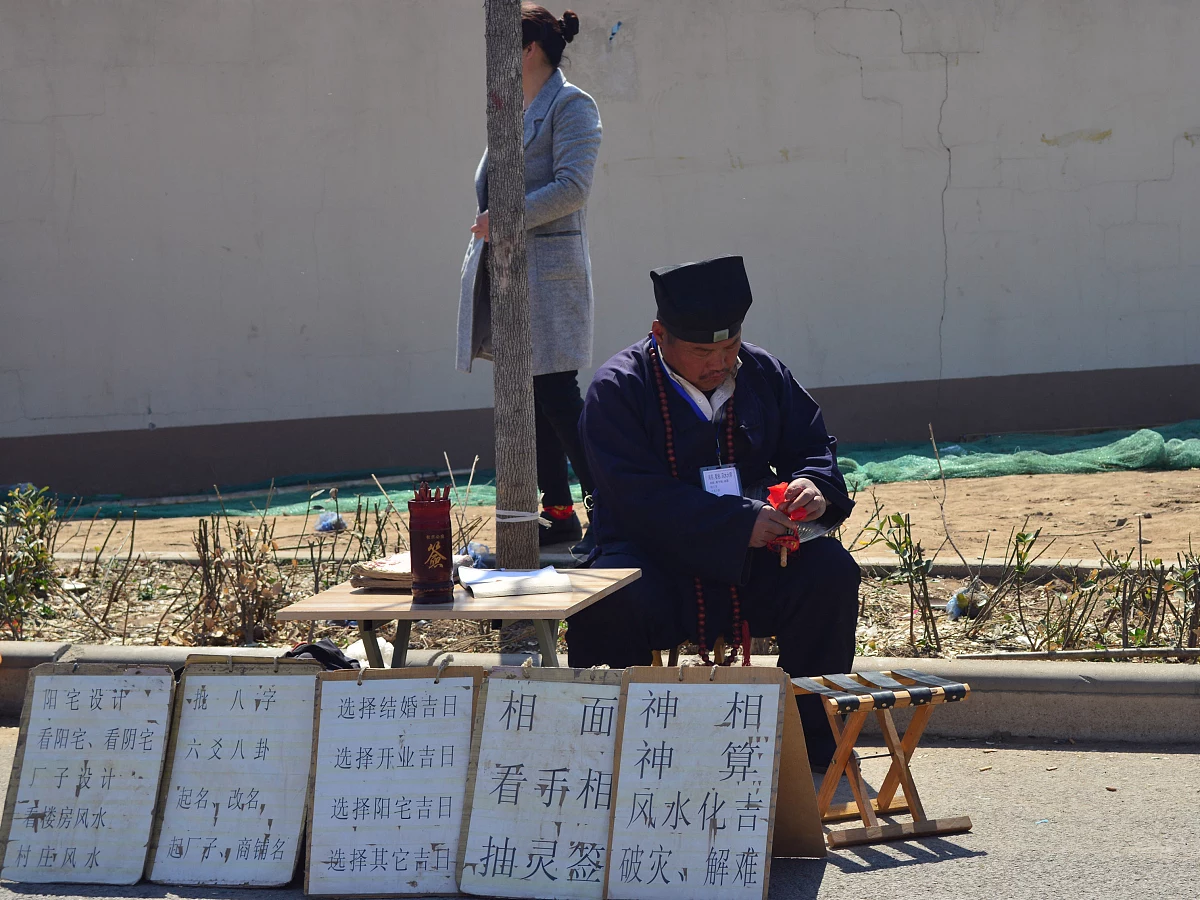 八字缺火怎么补 五行缺火戴什么最旺