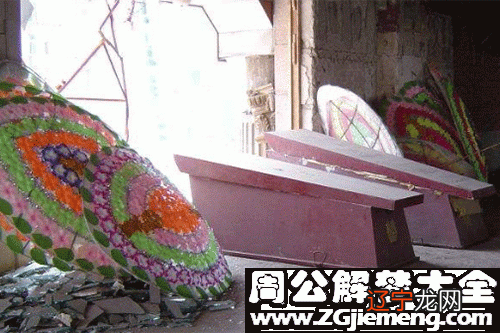 梦见棺材和花圈好不好是什么意思?祭奠死人的花圈
